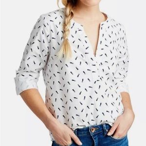 Vineyard Vines White V Neck Seahorse Shirt Large